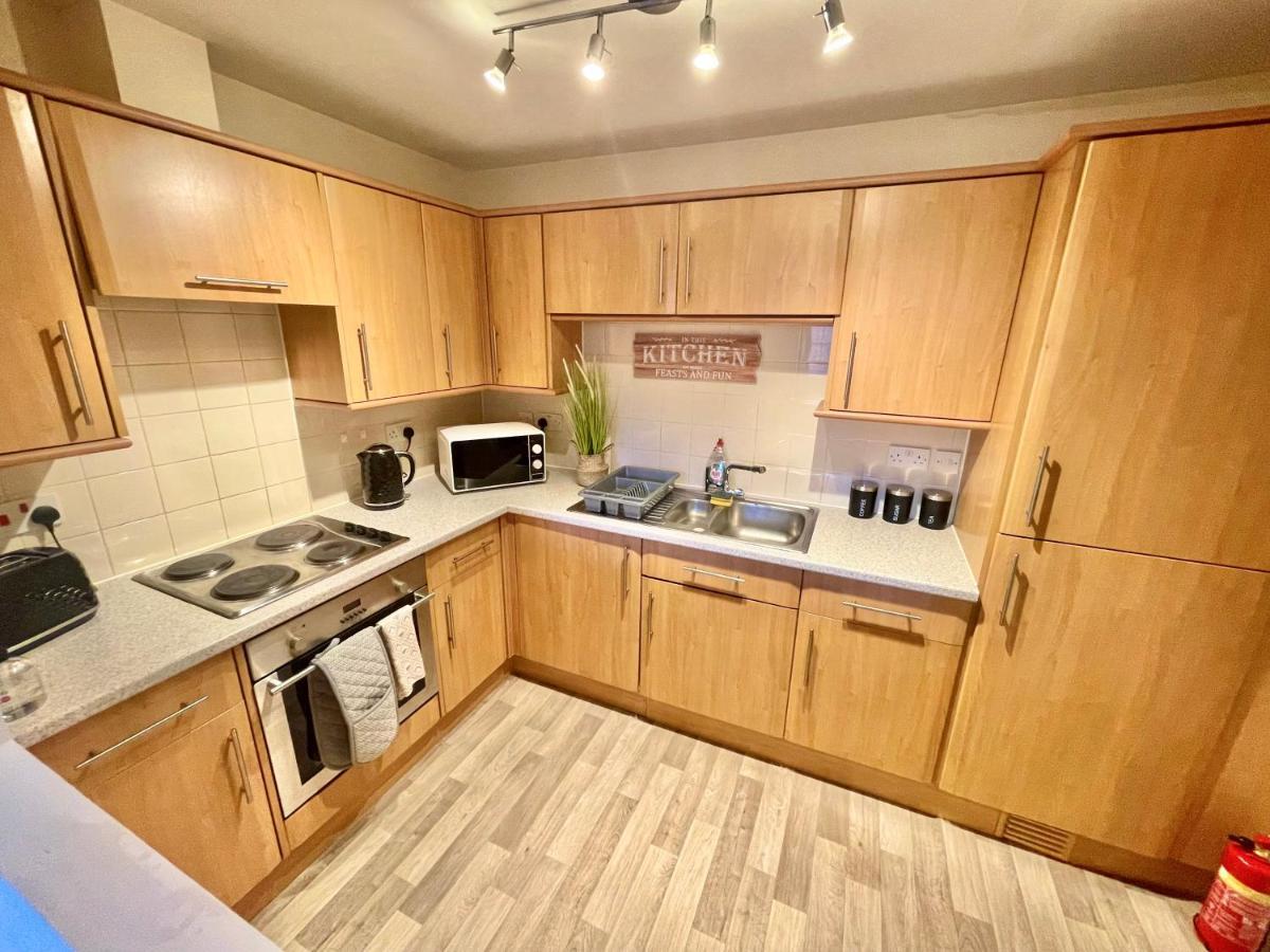 A Stylish Retreat - Super King Bed - Heart Of Town Centre - 5 Mins Stroll To Beach Bournemouth Bagian luar foto