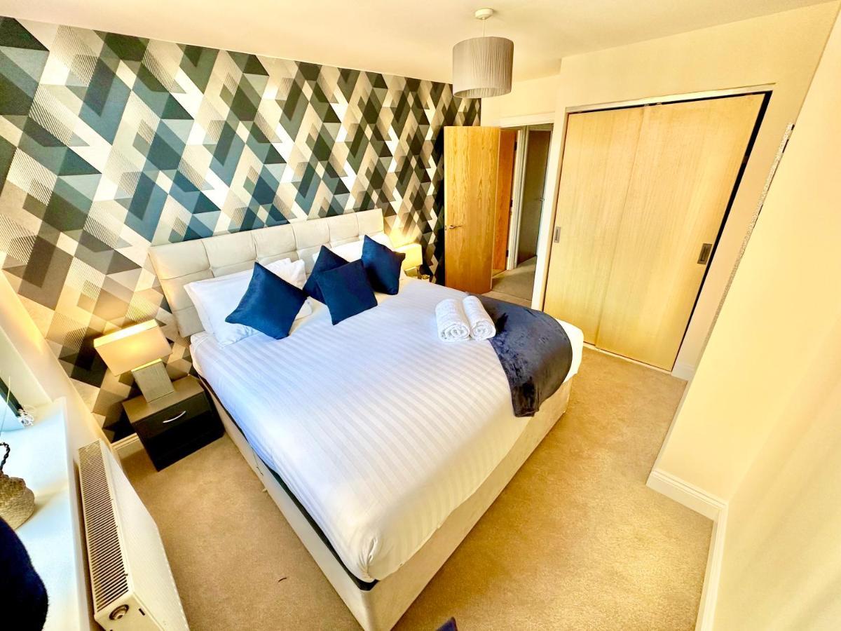 A Stylish Retreat - Super King Bed - Heart Of Town Centre - 5 Mins Stroll To Beach Bournemouth Bagian luar foto